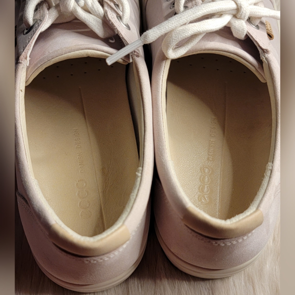 Ecco Women's Lace-Up Sneakers in Gray ROSE - Picture 4 of 9
